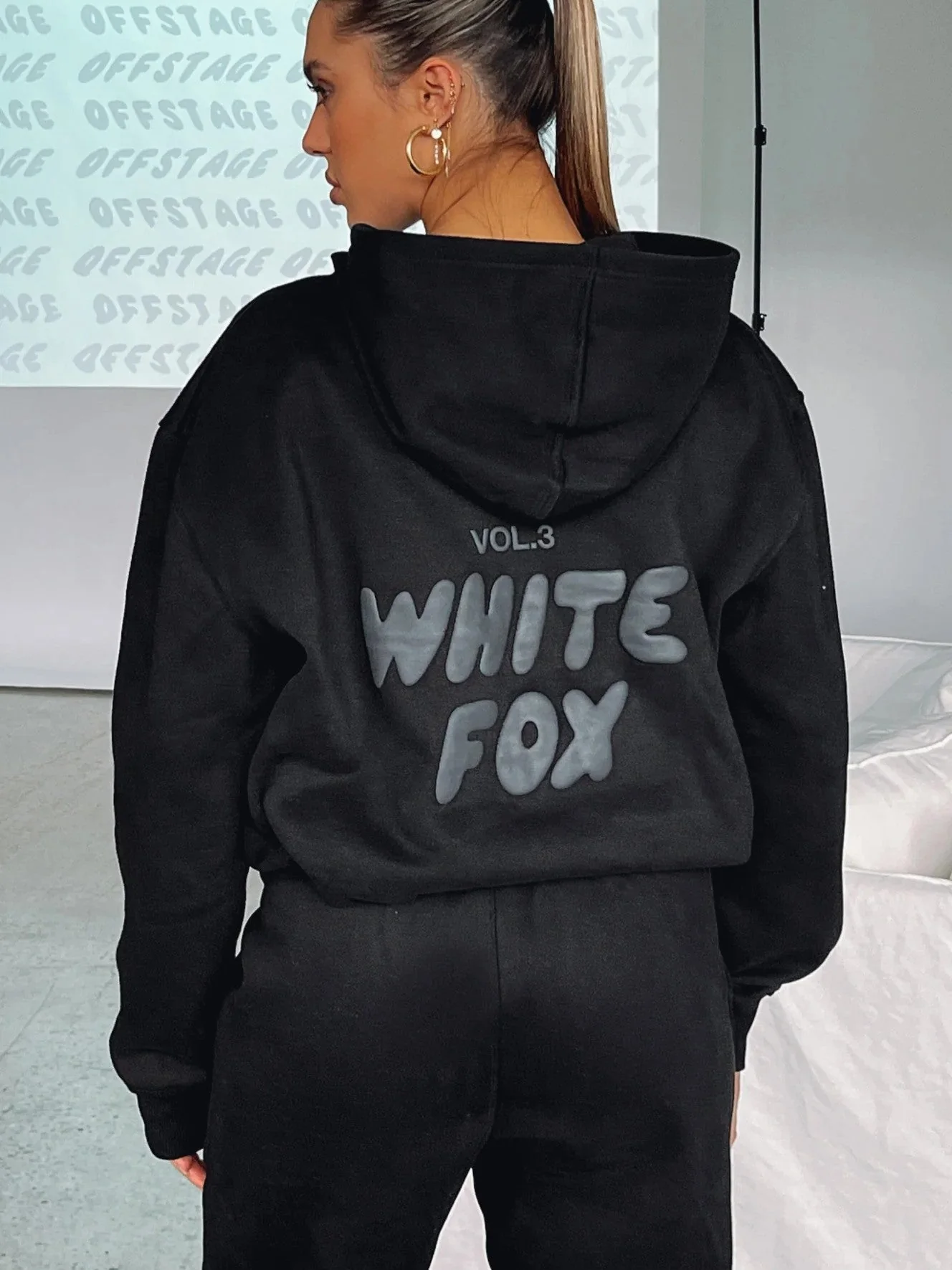 Isla | Casual Cropped Women’s Tracksuit with Back Print - Image 10