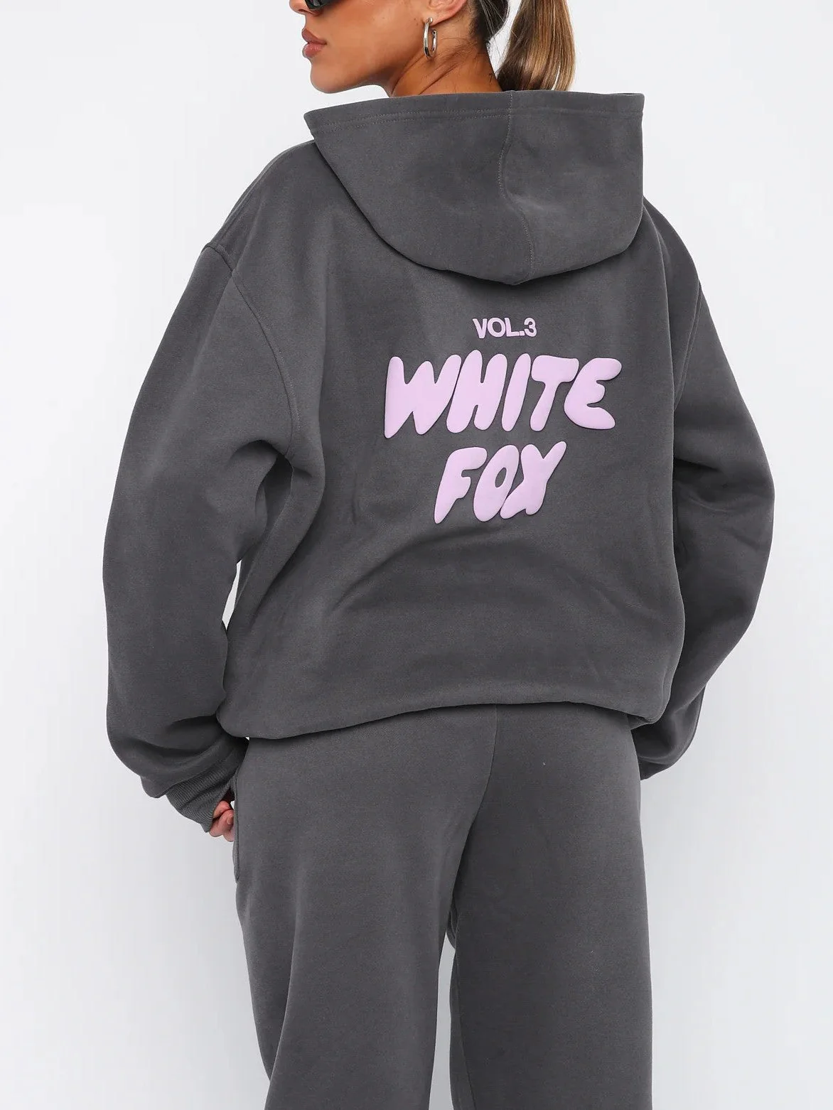 Isla | Casual Cropped Women’s Tracksuit with Back Print - Image 3