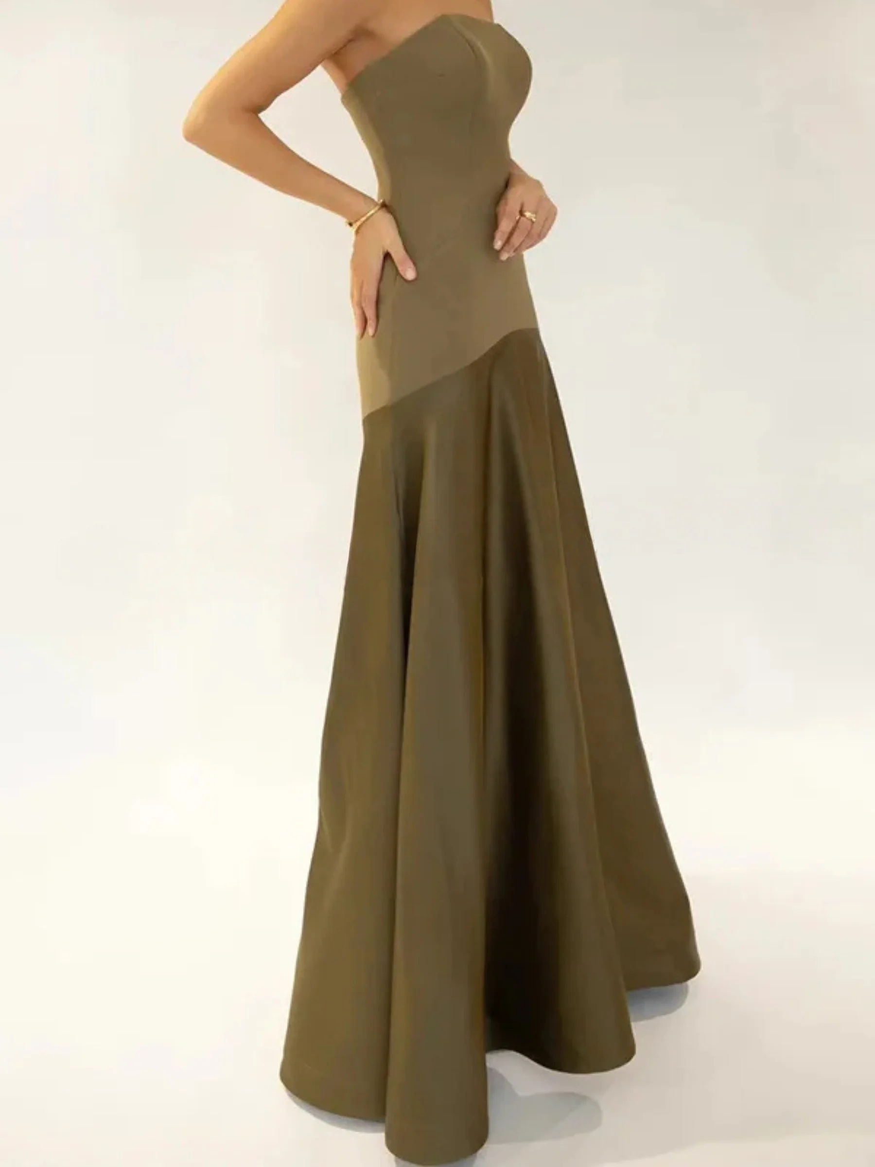 Siobhan | Women’s Stylish Maxi Prom Dress with Flared Hem - Image 3